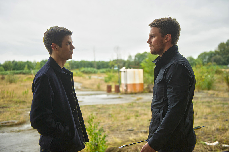 The-Flash-season-1-episode-8-Barry-Oliver-speak