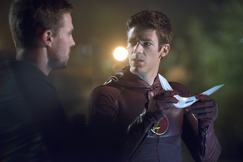 The-Flash-season-1-episode-8-Oliver-Barry-costumes