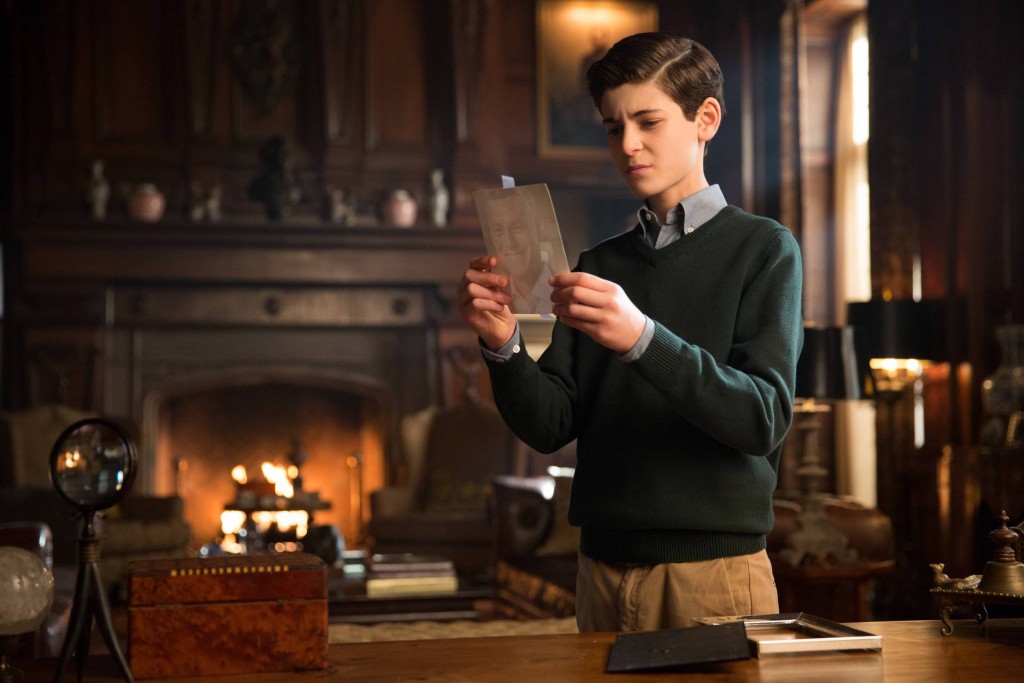 GOTHAM: Bruce (David Mazouz) looks deeper into his fatherÕs past in the ÒAll Happy Families Are AlikeÓ episode of GOTHAM airing Monday, May 4 (8:00-9:00 PM ET/PT) on FOX. ©2015 Fox Broadcasting Co. Cr: Jessica Miglio/FOX